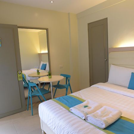 Laoag Parklane Hotel Екстер'єр фото