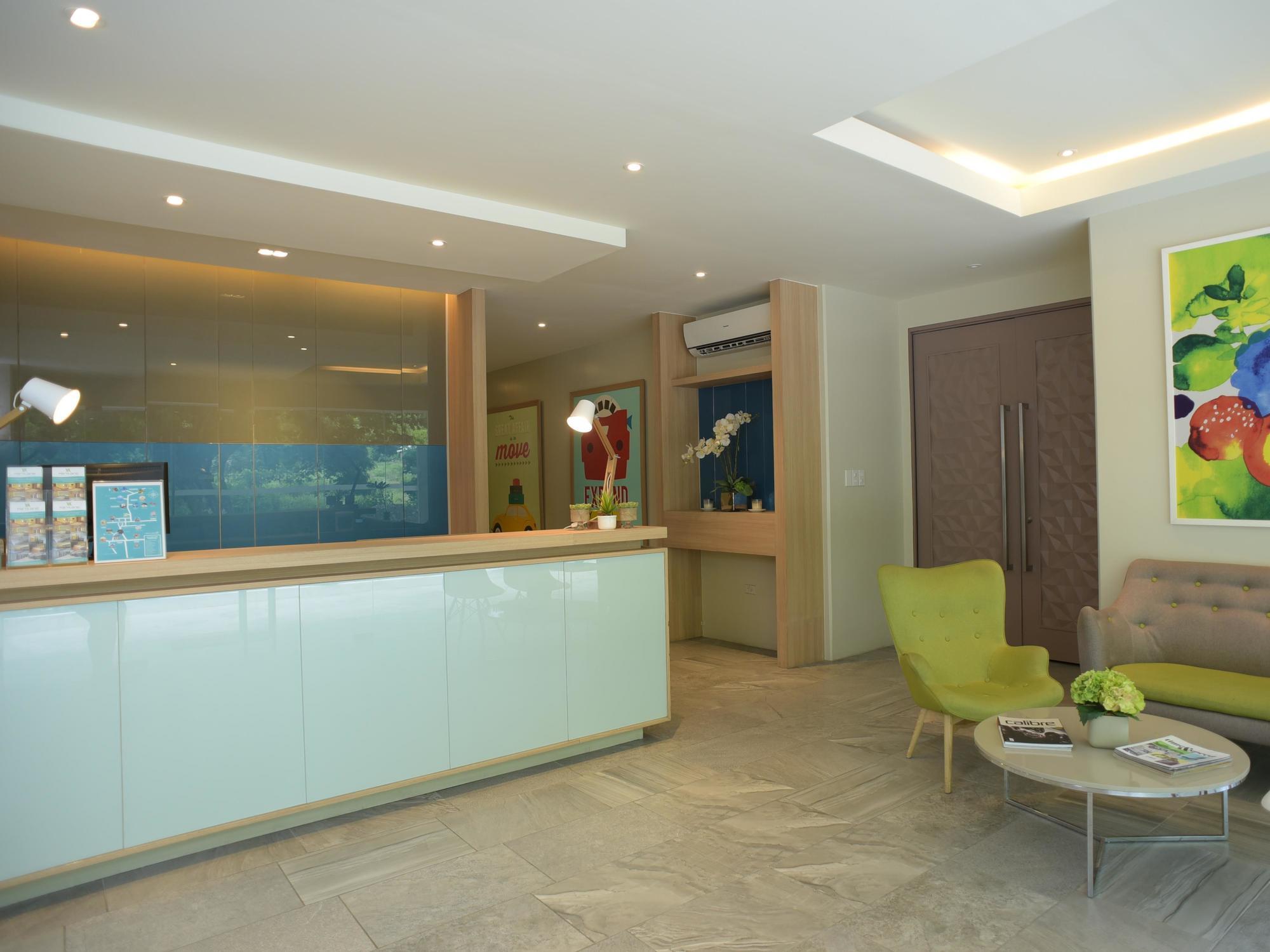 Laoag Parklane Hotel Екстер'єр фото